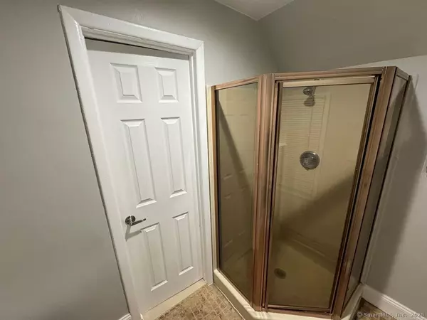 Bridgeport, CT 06608,644 Brooks Street #3