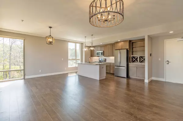 11 Edgewater Circle #H, East Hampton, CT 06424
