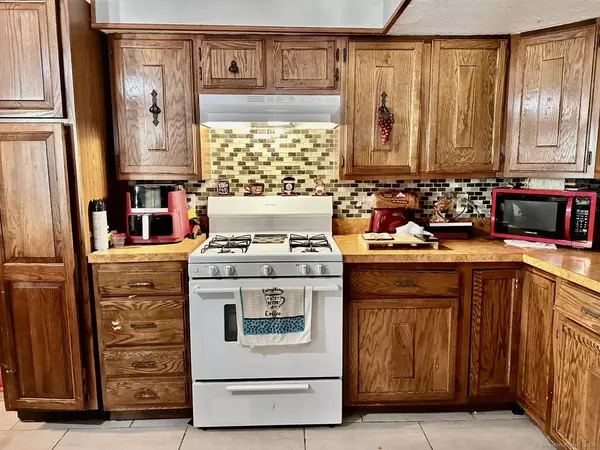 New Haven, CT 06513,444 Poplar Street