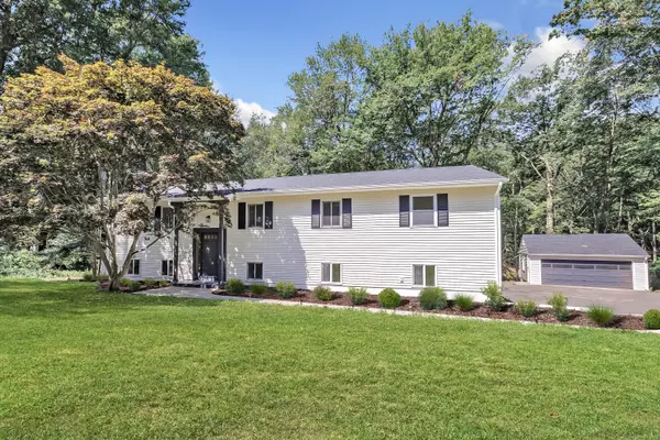 51 Great Oak Road, Shelton, CT 06484