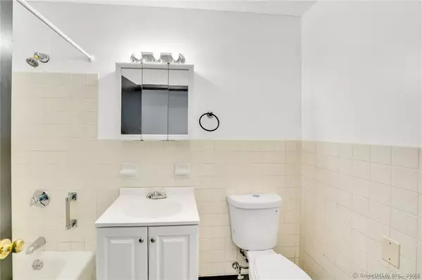 Waterbury, CT 06705,1660 East Main Street #1B