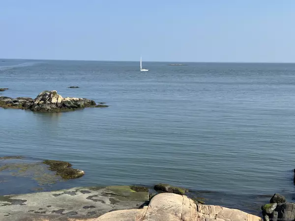 Branford, CT 06405,5 Turtle Bay Drive #5