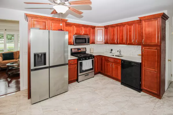 Danbury, CT 06810,40 Grove Place