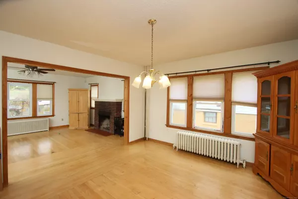 Meriden, CT 06450,30 Pearl Street