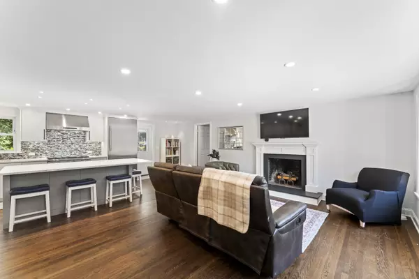 Norwalk, CT 06853,9 Arnold Lane