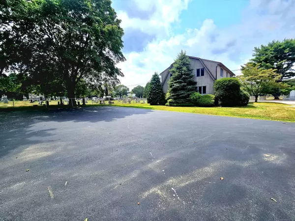 Norwich, CT 06360,811 Boswell Avenue