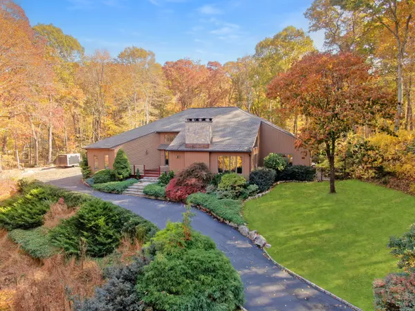 5 Walker Lane, Weston, CT 06883
