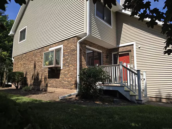 149 Foxboro Drive #149, Newington, CT 06111