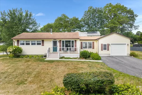 2 Whittle Street, Groton, CT 06355