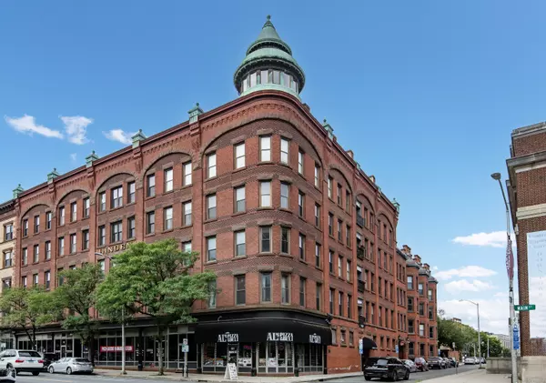 1 Linden Place #APT 403, Hartford, CT 06106