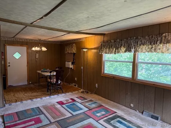 Killingly, CT 06241,437 Putnam Pike