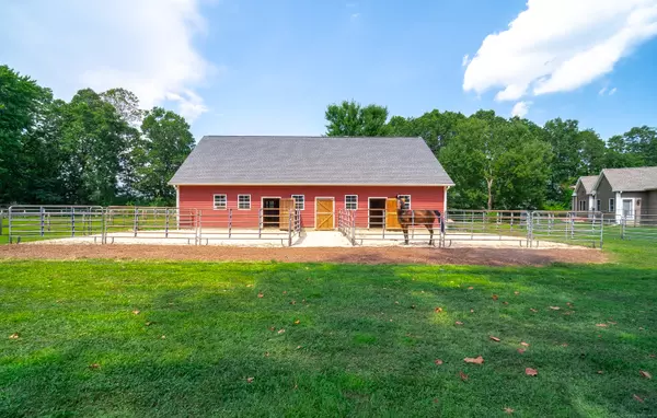 East Windsor, CT 06016,40 Barber Hill Road