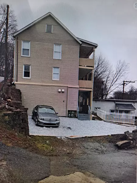 105 Camptown Avenue, Derby, CT 06418