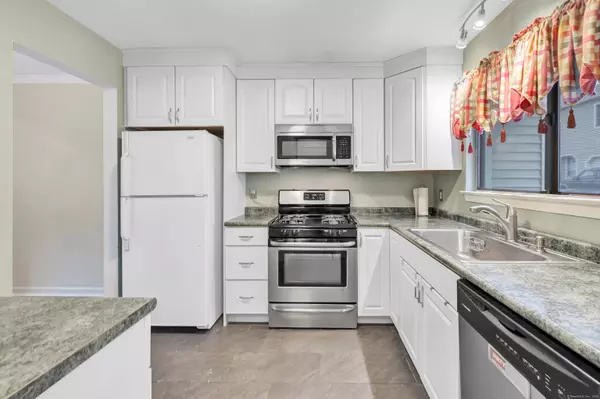 Derby, CT 06418,233 Derby Avenue #103