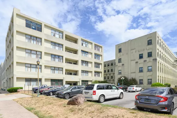 102 Judd Square #102, Wallingford, CT 06492