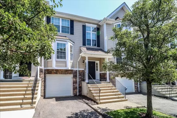 702 Sienna Drive #702, Danbury, CT 06810