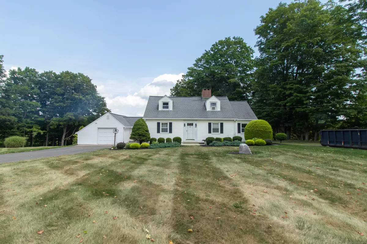 Guilford, CT 06437,2865 Long Hill Road