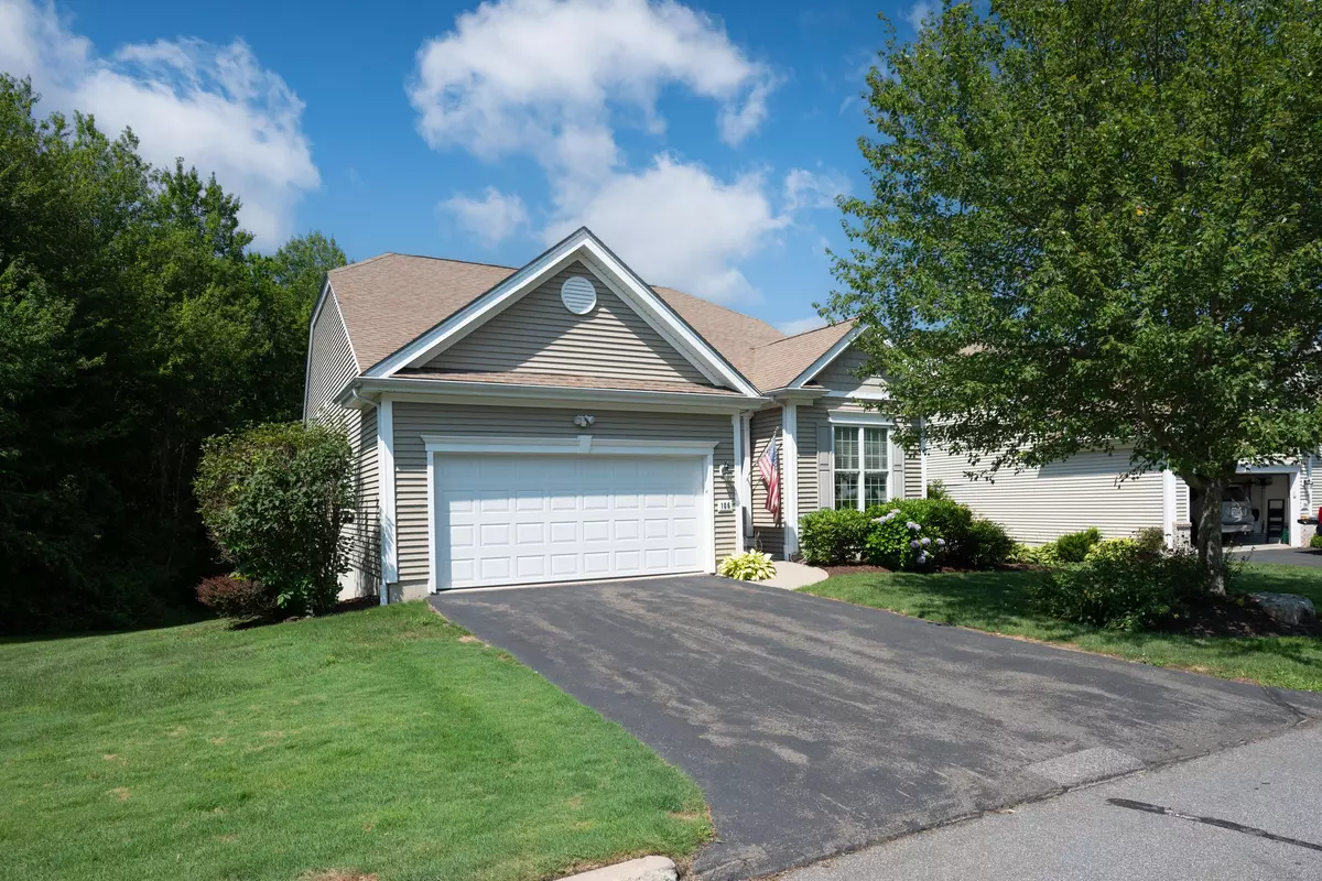 Oxford, CT 06478,106 Country Club Drive #106