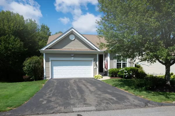 Oxford, CT 06478,106 Country Club Drive #106