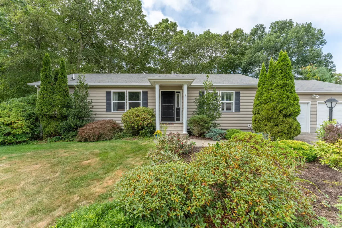 Montville, CT 06382,5 Mountain Laurel Ridge