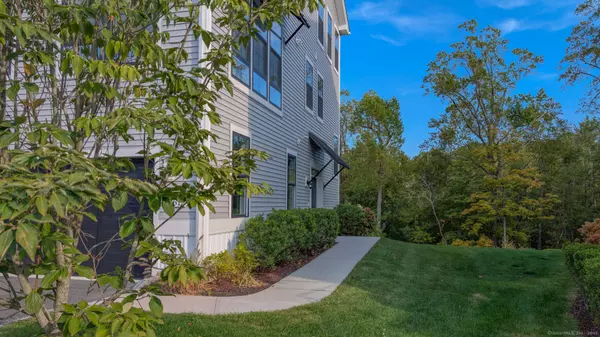 Danbury, CT 06810,61 Brentwood Circle #66