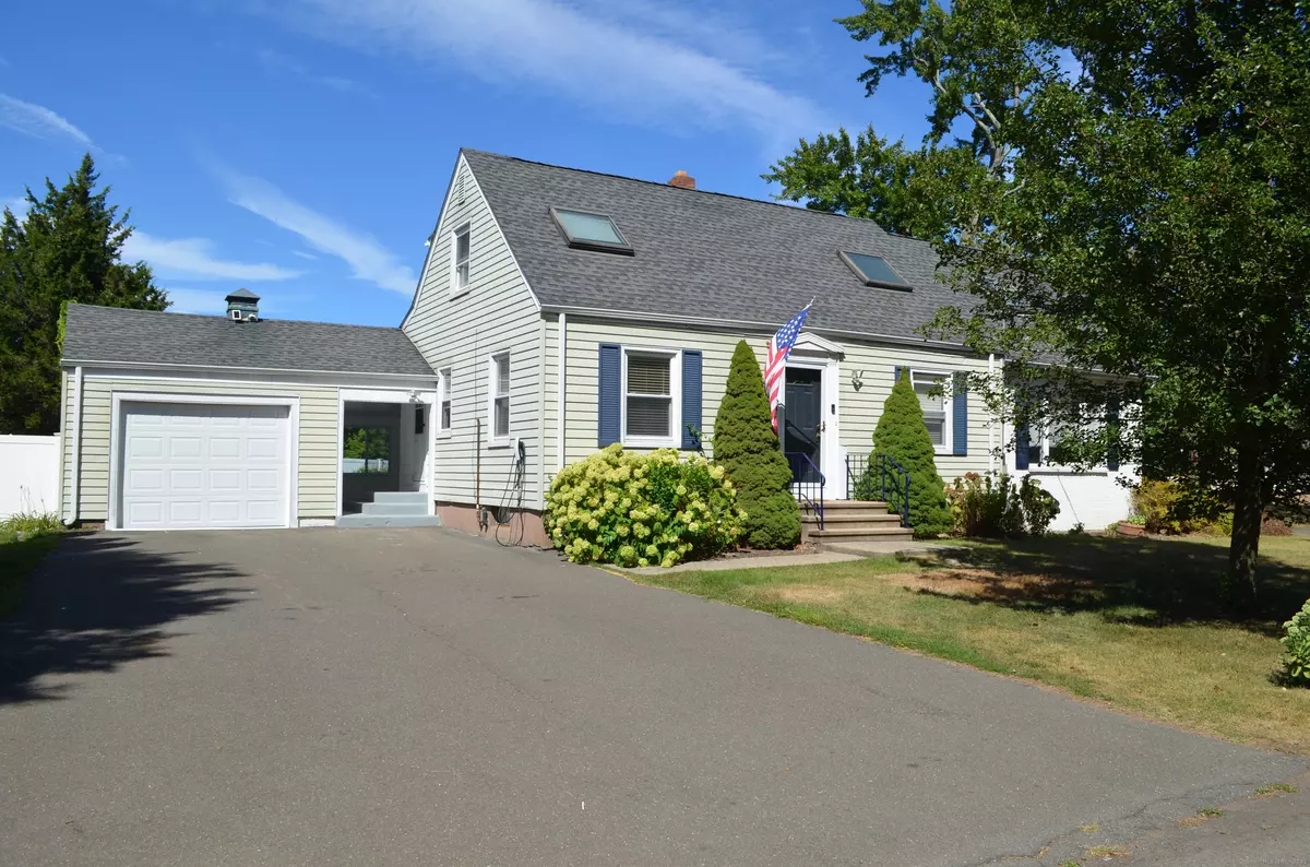 North Haven, CT 06473,35 Belvedere Road