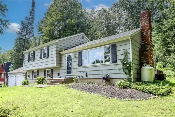 21 Chimney Drive, Bethel, CT 06801