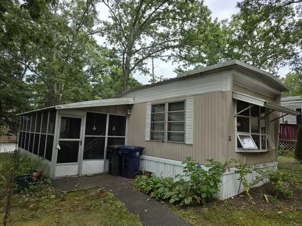33 Long Drive,  Windham,  CT 06256