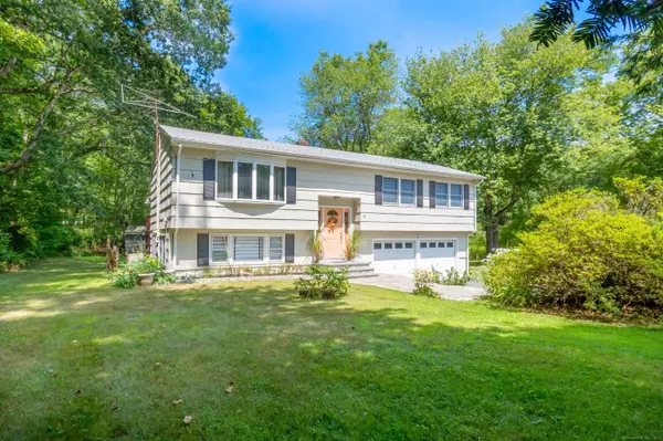15 Winthrop Drive, Shelton, CT 06484