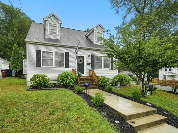 17 Knox Street, Enfield, CT 06082
