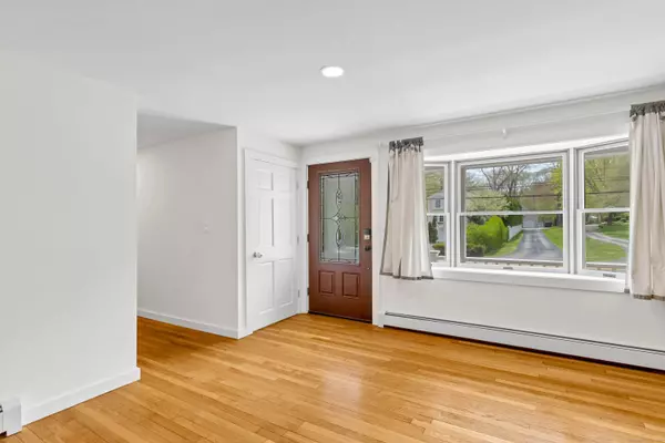 East Lyme, CT 06357,7 Old Black Point Road