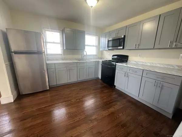 40 Vine Street #3 flr, Bridgeport, CT 06604