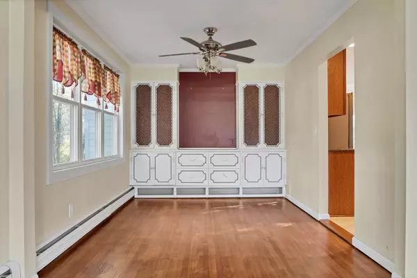 Woodbridge, CT 06525,6 Brookside Drive