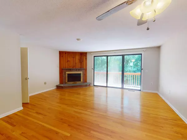 East Lyme, CT 06333,32 Upper Pattagansett Road #8