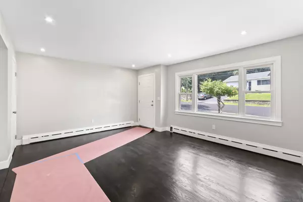 Waterbury, CT 06704,24 Holiday Hill