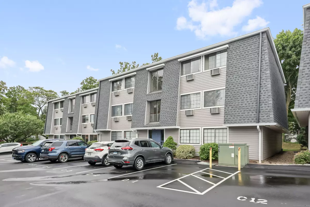 Norwalk, CT 06854,187 Flax Hill Road #APT D5