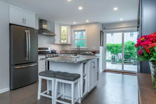 Salisbury, CT 06068,87 Canaan Road #APT 2G