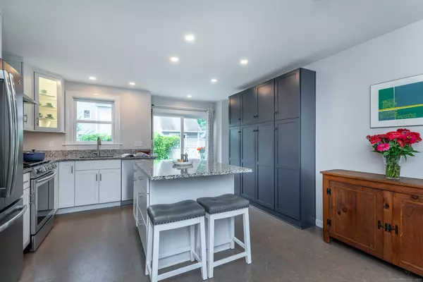 Salisbury, CT 06068,87 Canaan Road #APT 2G