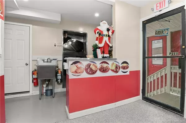 Hamden, CT 06517,1695 State Street