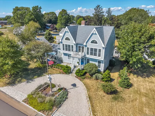 19 Riverside Drive, Clinton, CT 06413