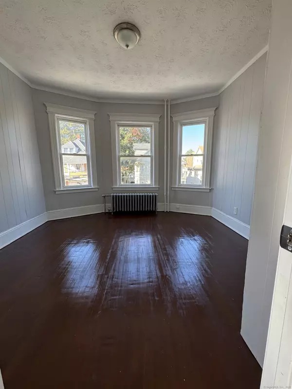 Hartford, CT 06106,100 Amity Street #2