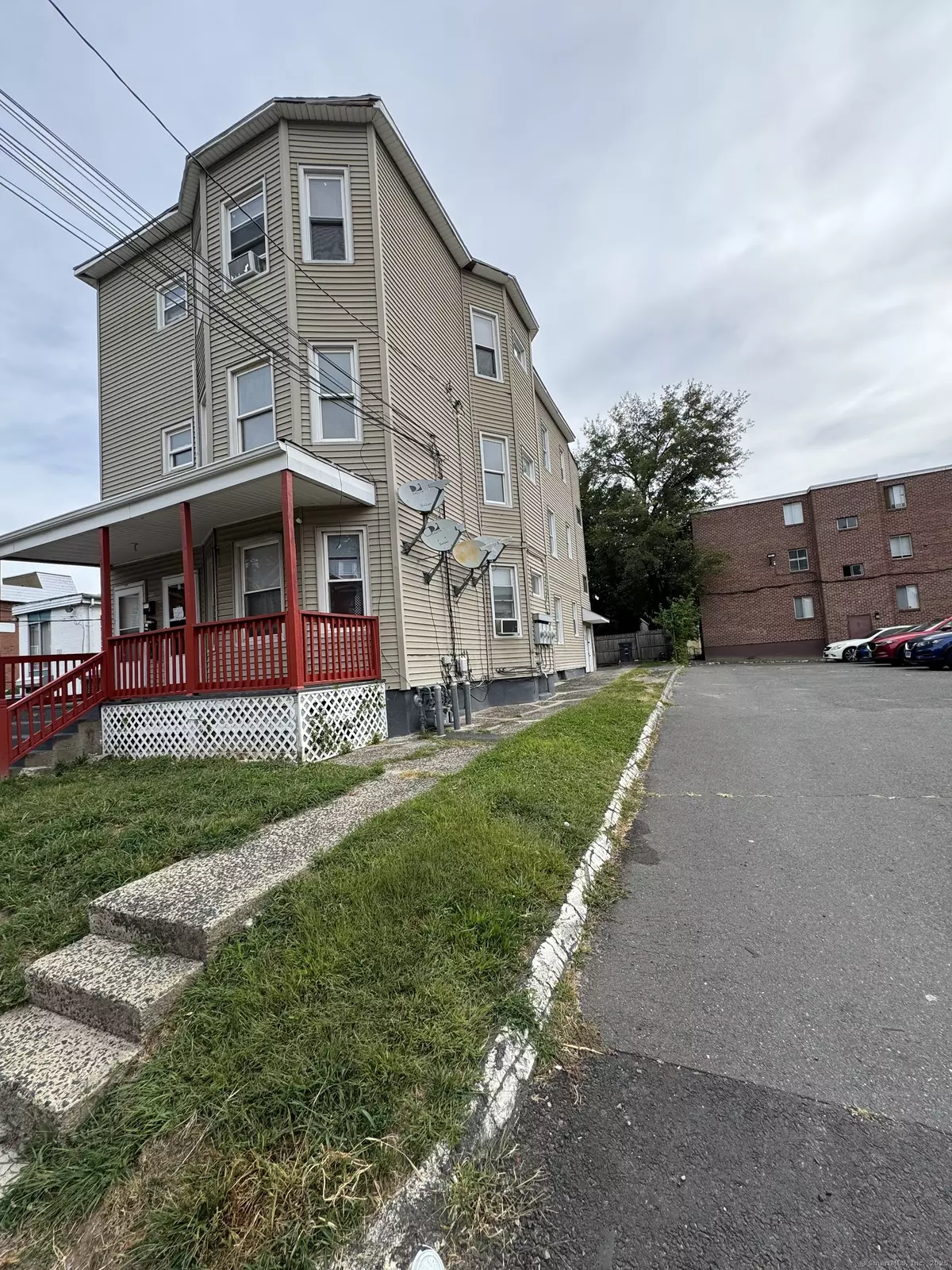Hartford, CT 06106,100 Amity Street #2