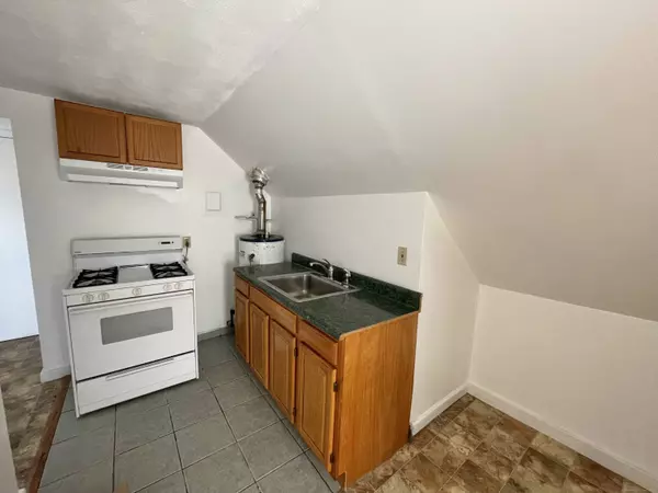 West Haven, CT 06516,23 Kimberly Avenue #2
