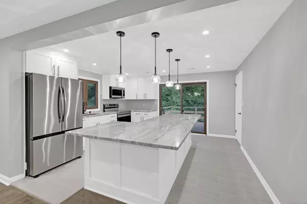 Newtown, CT 06482,108 Riverside Road