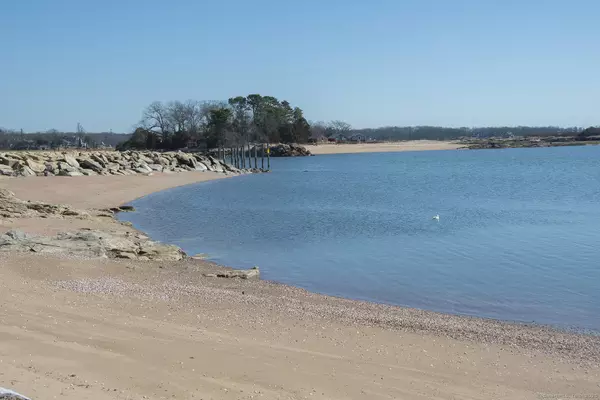 East Haven, CT 06512,1 Mansfield Grove Road #APT 306