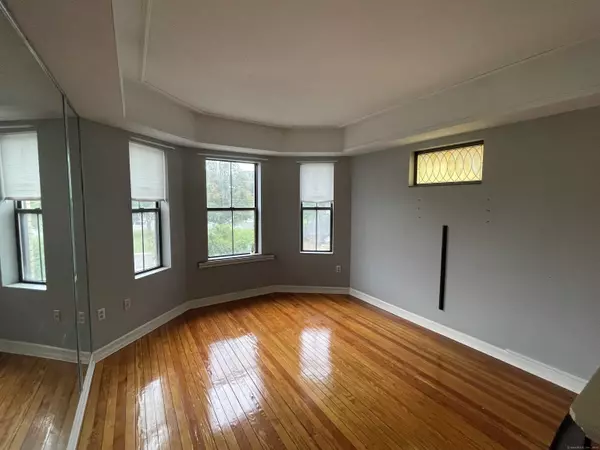 Hartford, CT 06114,34 Essex Street #2F