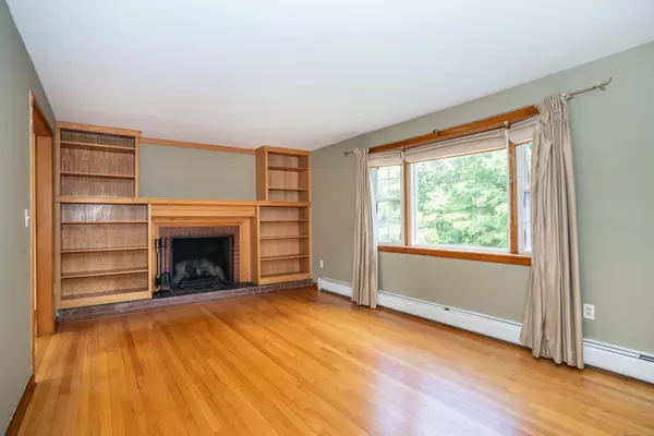 South Windsor, CT 06074,455 Oakland Road