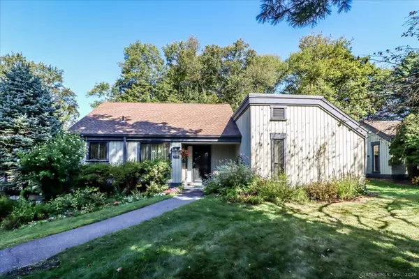 919 Heritage Village #B, Southbury, CT 06488