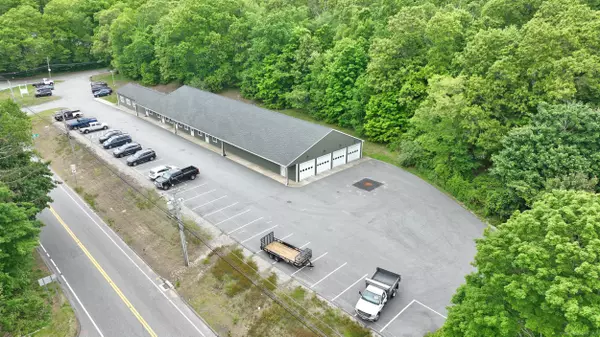 Montville, CT 06370,627 Route 82