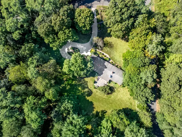 Fairfield, CT 06890,1001 Hulls Farm Road